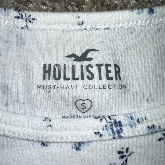 HOLLISTER - Picture 2 of 2